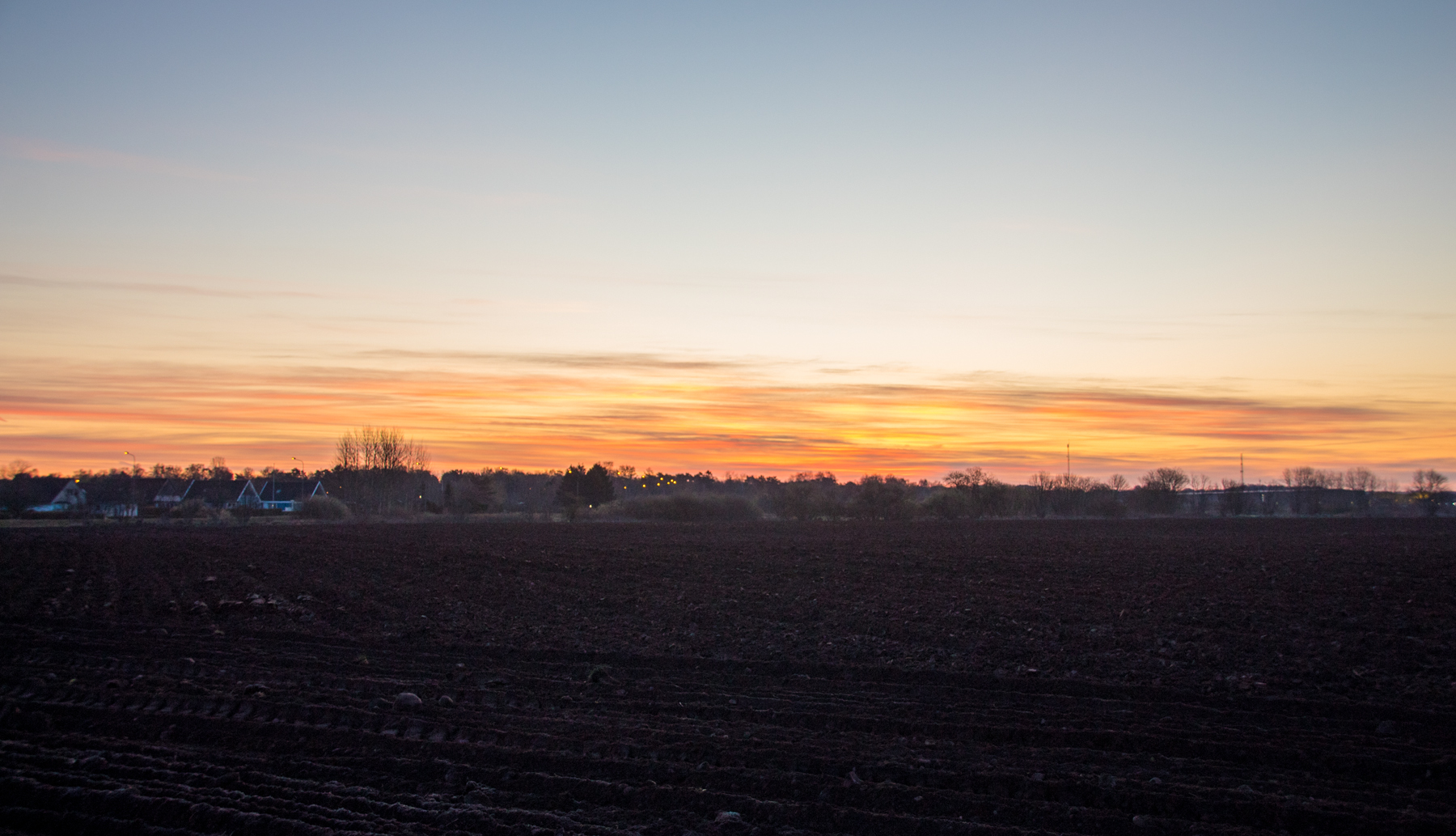 Uppgående sol speglar sig. Foto: Ann-Marie Johansson